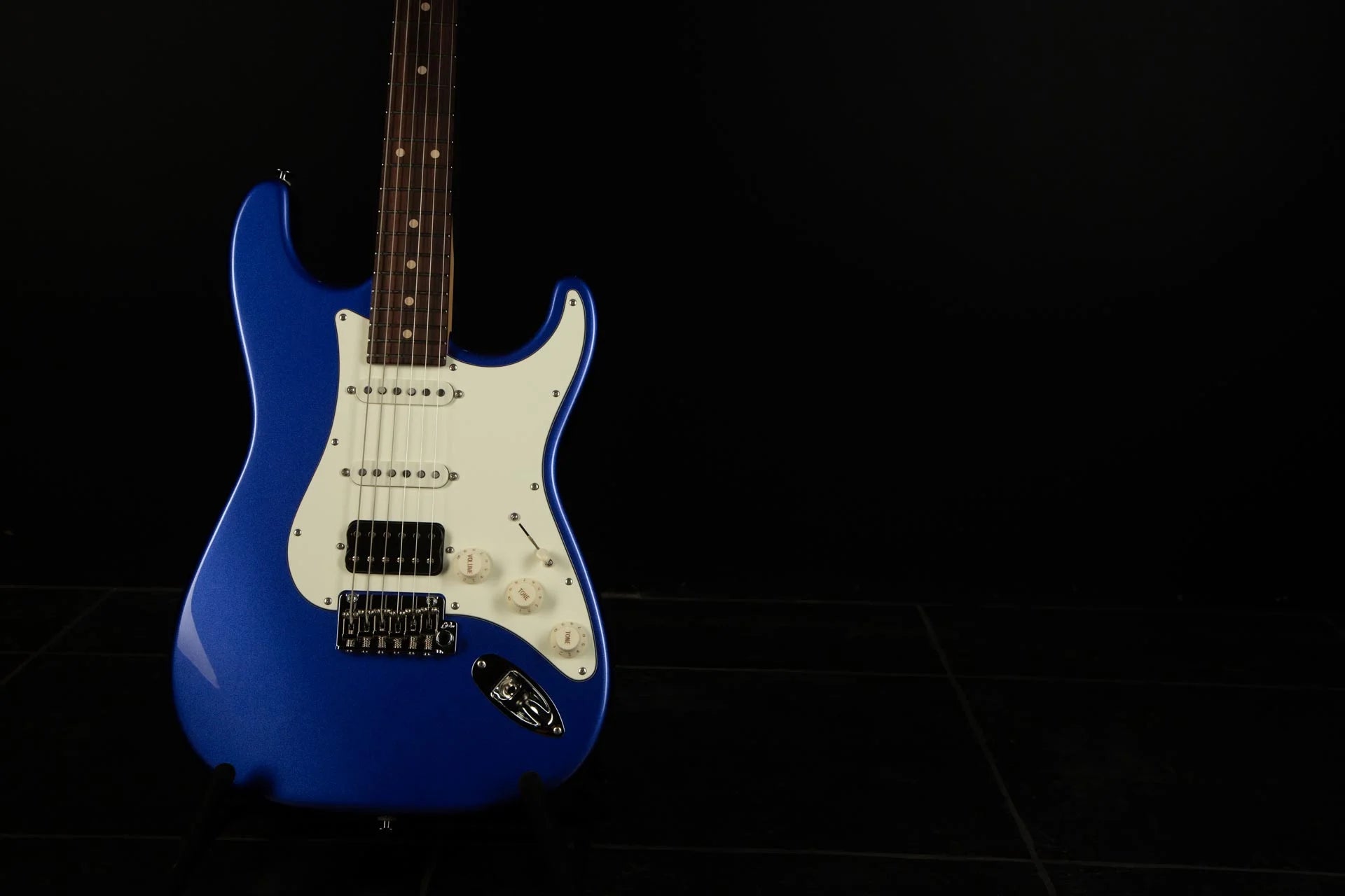 #color_indigo metallic, rosewood