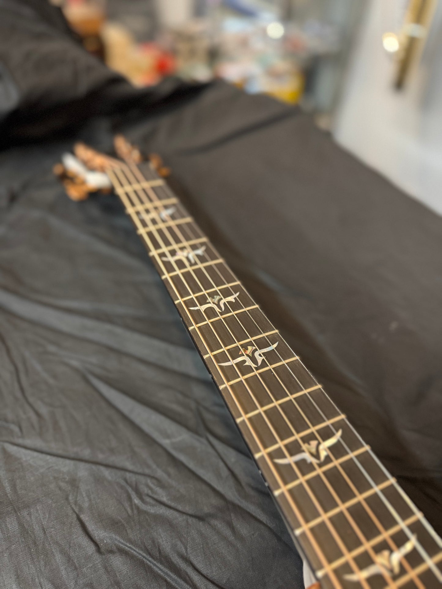 Taylor Custom #22: Grand Auditorium, Lutz Spruce/AA Figured Big Leaf Maple