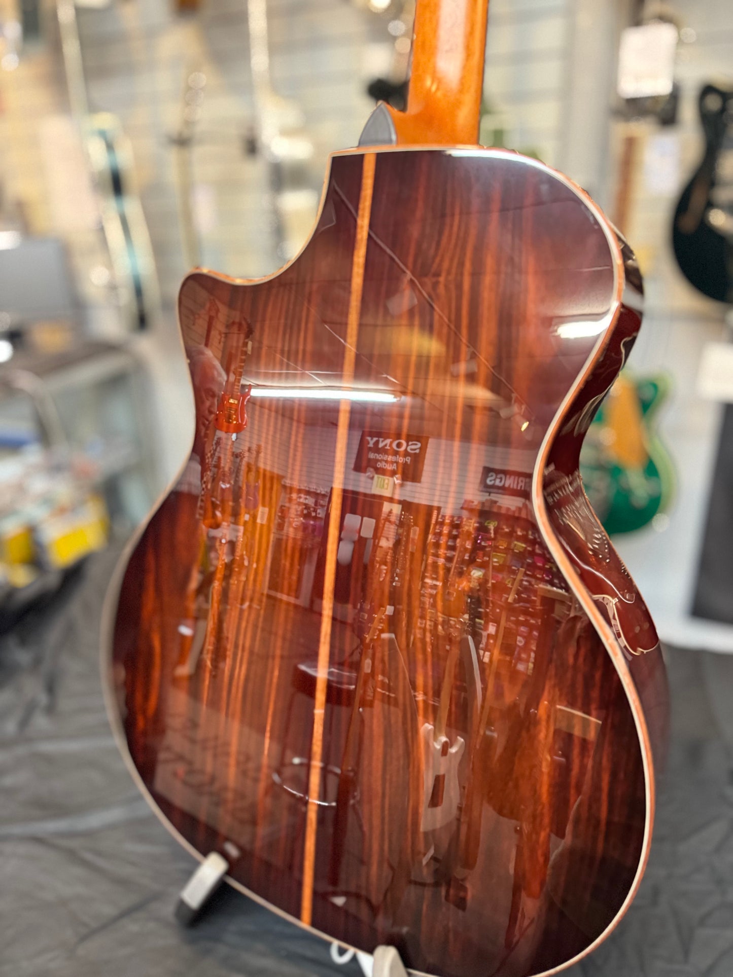 (2021) Taylor Custom Grand Auditorium A/E Guitar, Cocobolo/Spruce, Venetian Cutaway