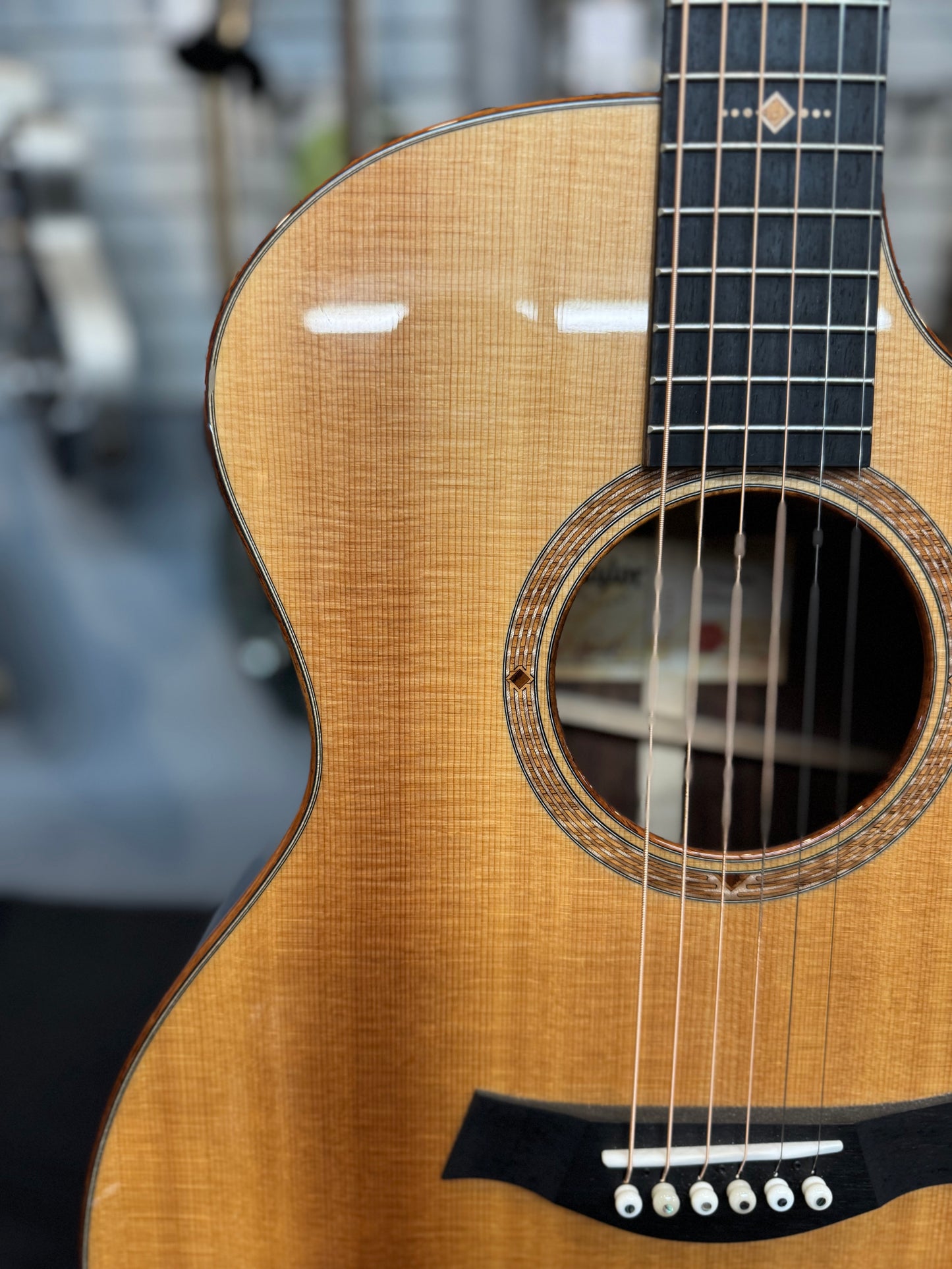 (2020) Taylor Custom Grand Auditorium A/E Guitar, Cocobolo/Spruce
