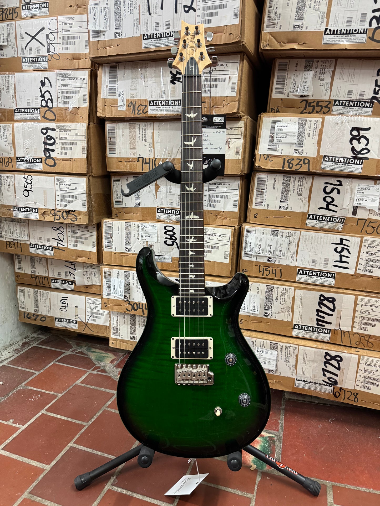 Open Box Paul Reed Smith CE 24 Custom Color, RW FB, Emerald Green w/ Black Burst & Green Binding