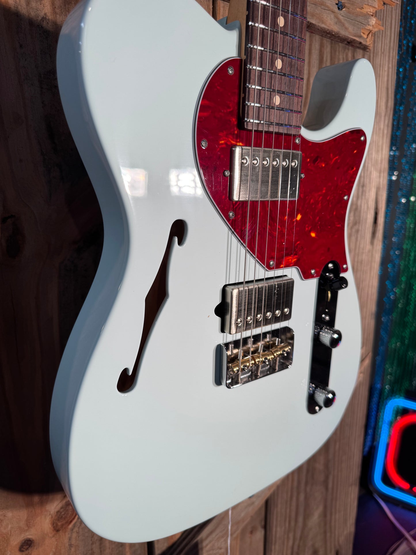 Suhr Alt T, Sonic Blue