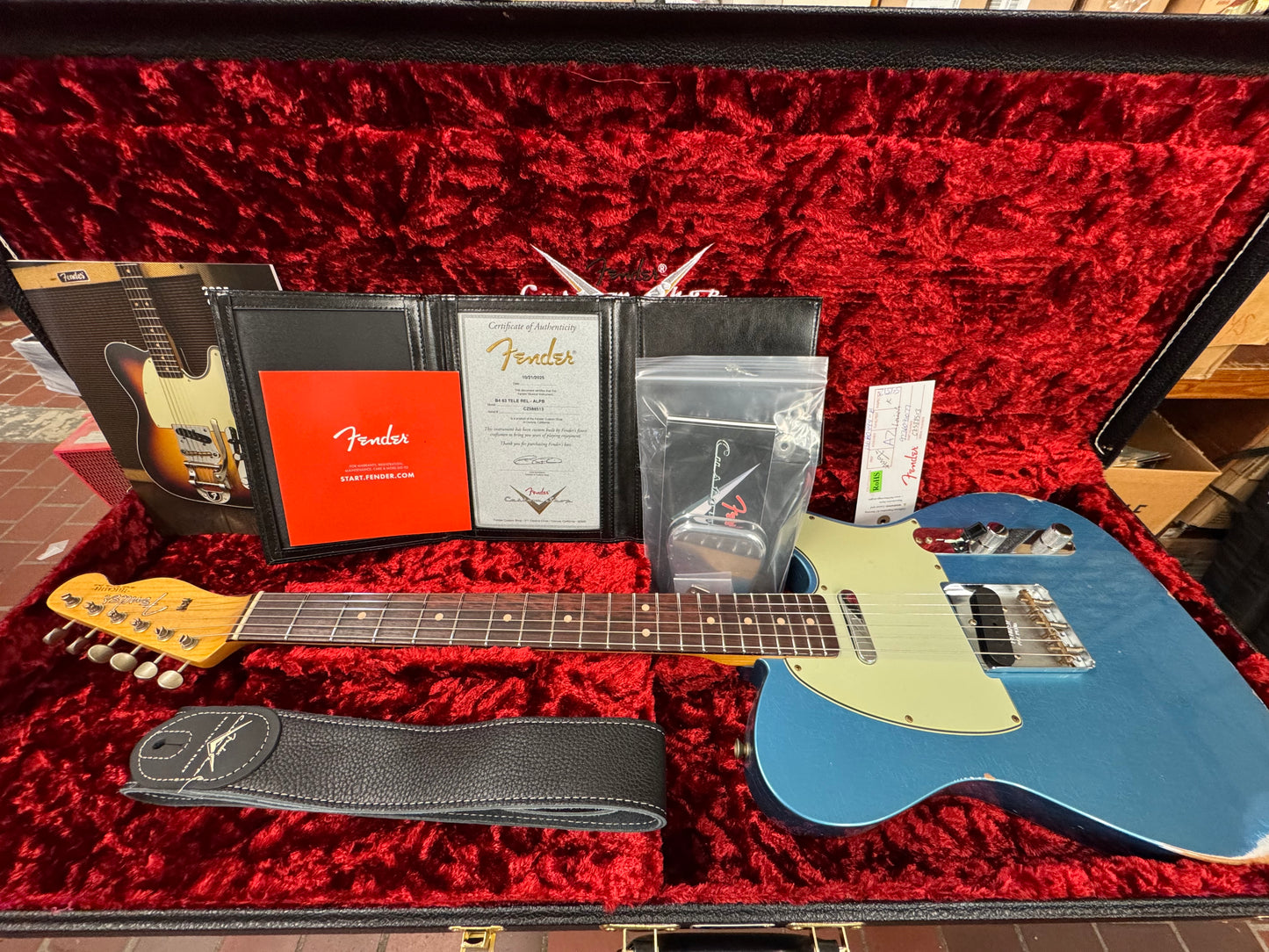 Fender 1963 Telecaster Relic, Aged Lake Placid Blue
