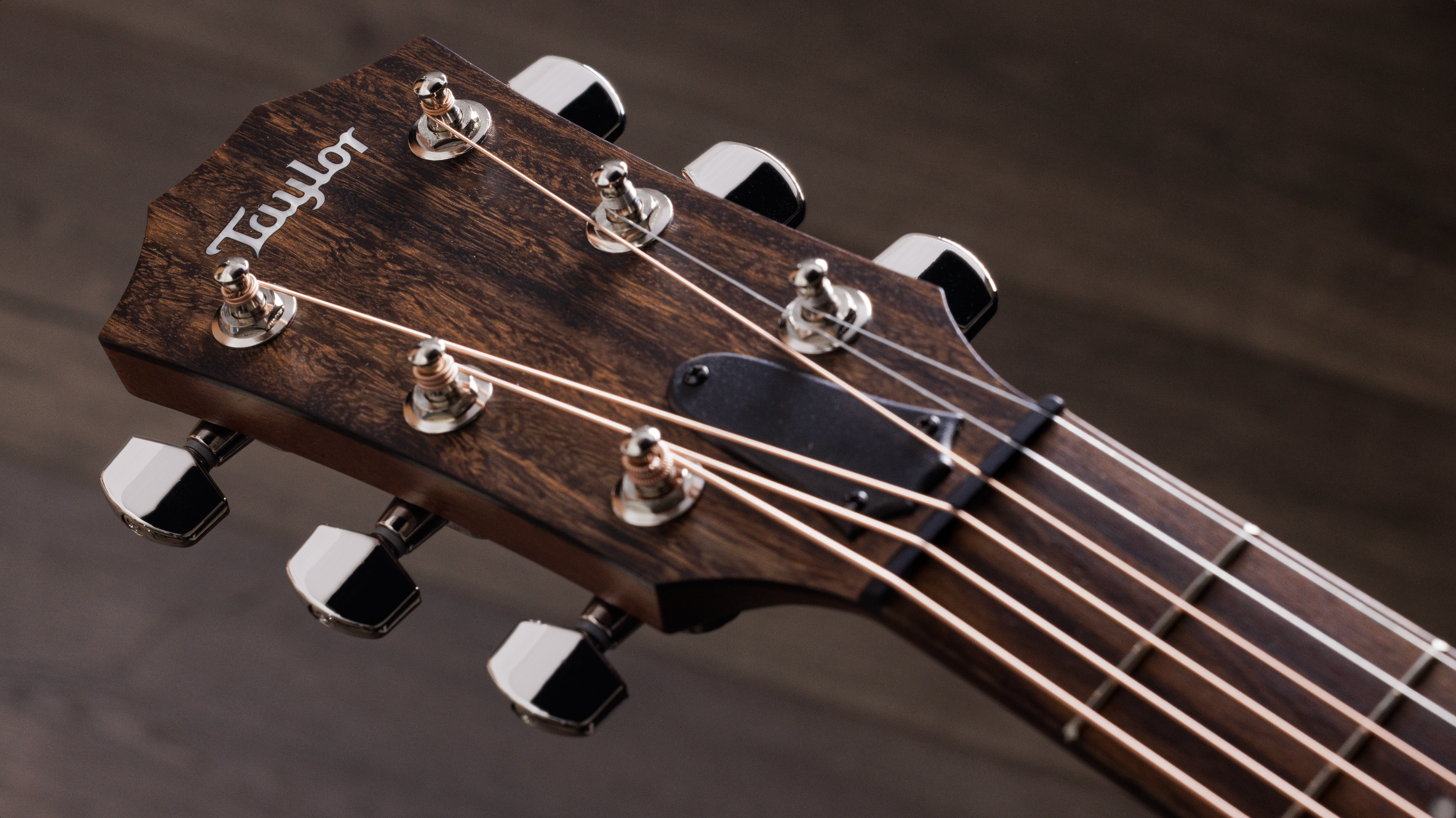 Taylor AD22e American Dream Series, Grand Concert A/E, Mahogany/Sapele, Natural