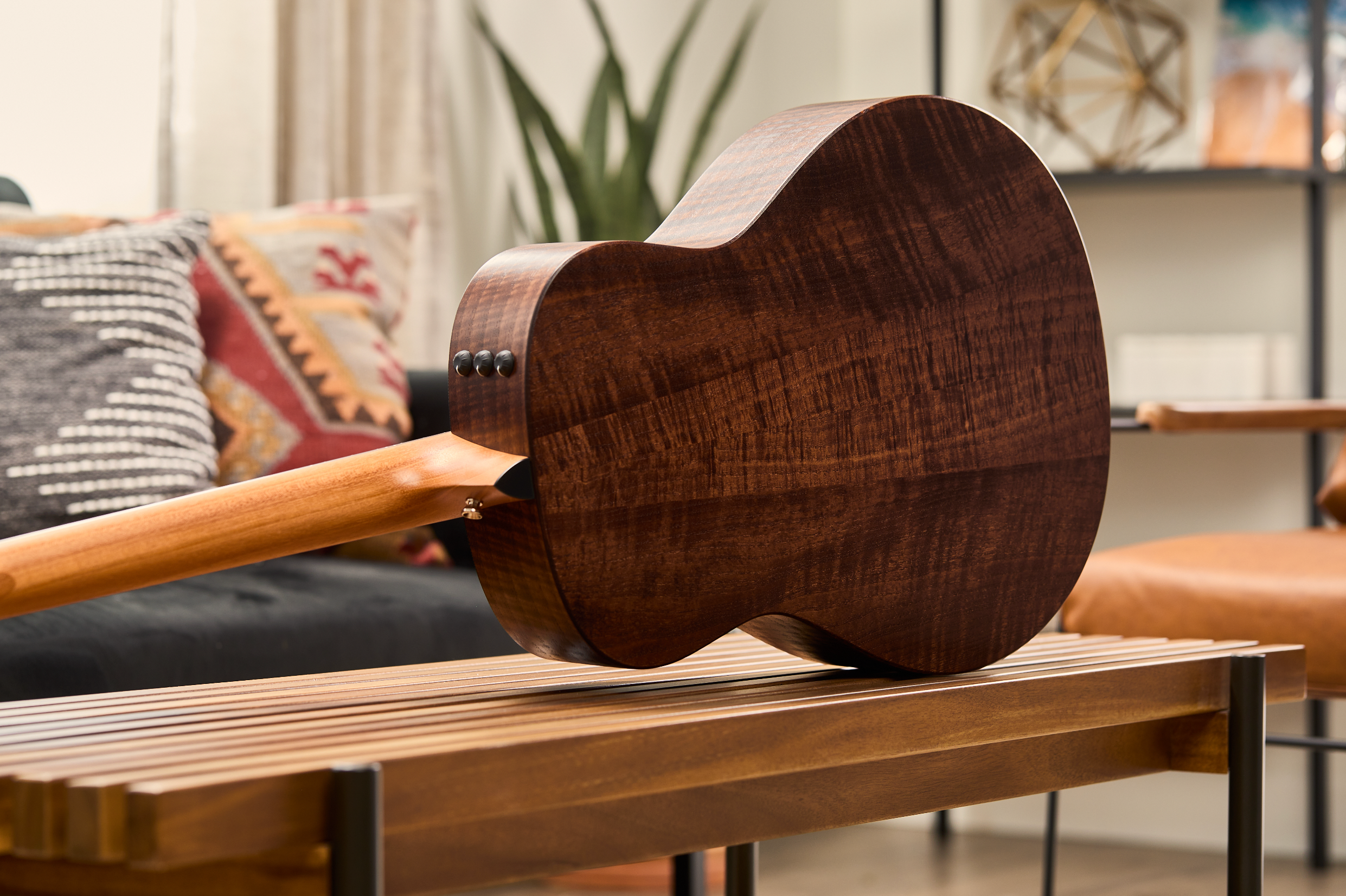 Taylor GTe Grand Theater Urban Ash w/ ES2