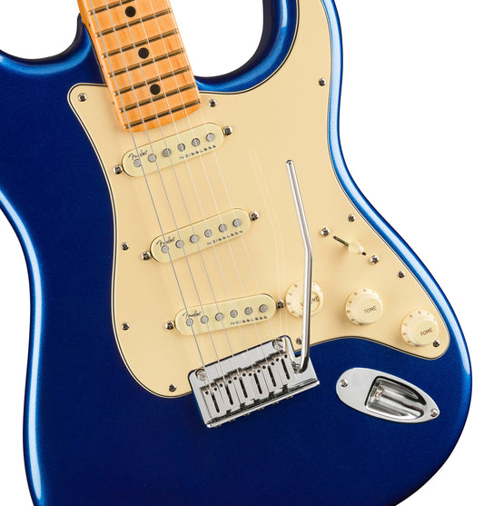 Fender American Ultra Stratocaster, Maple FB, Cobra Blue