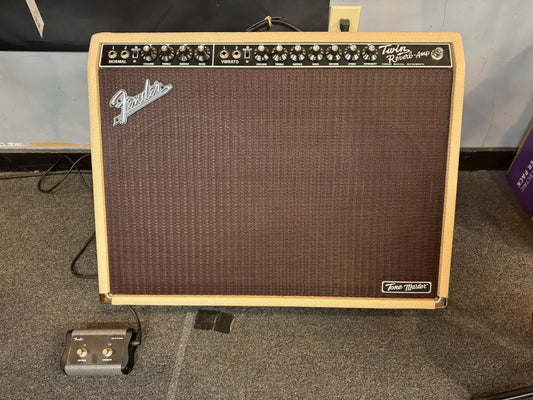 USED (excellent condition) Fender Tone Master Twin Reverb Amp w/ Foot-Switch, Blonde