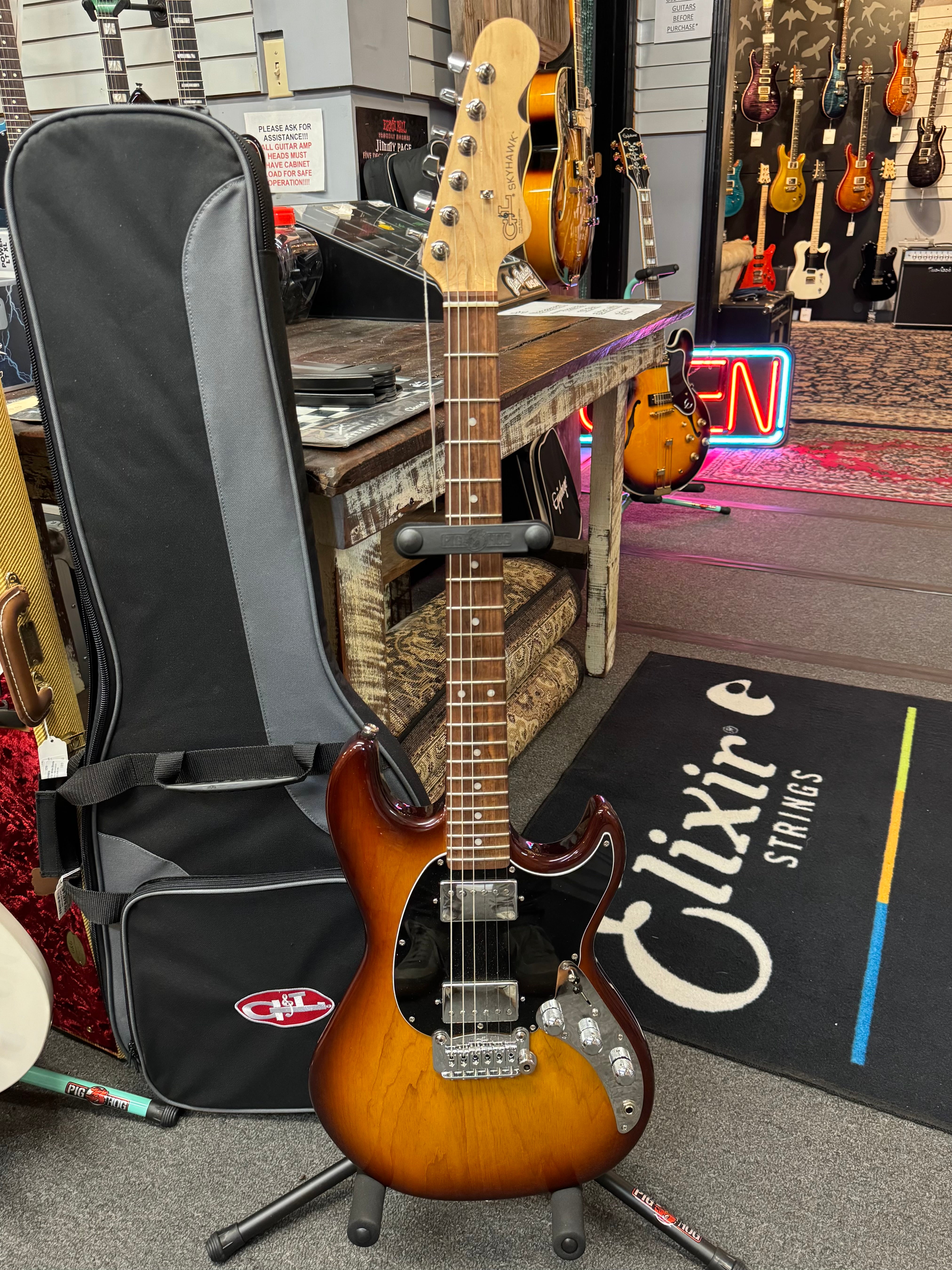 USED - Like New | G&L Skyhawk Fullerton Deluxe, Sunburst w/ Bag