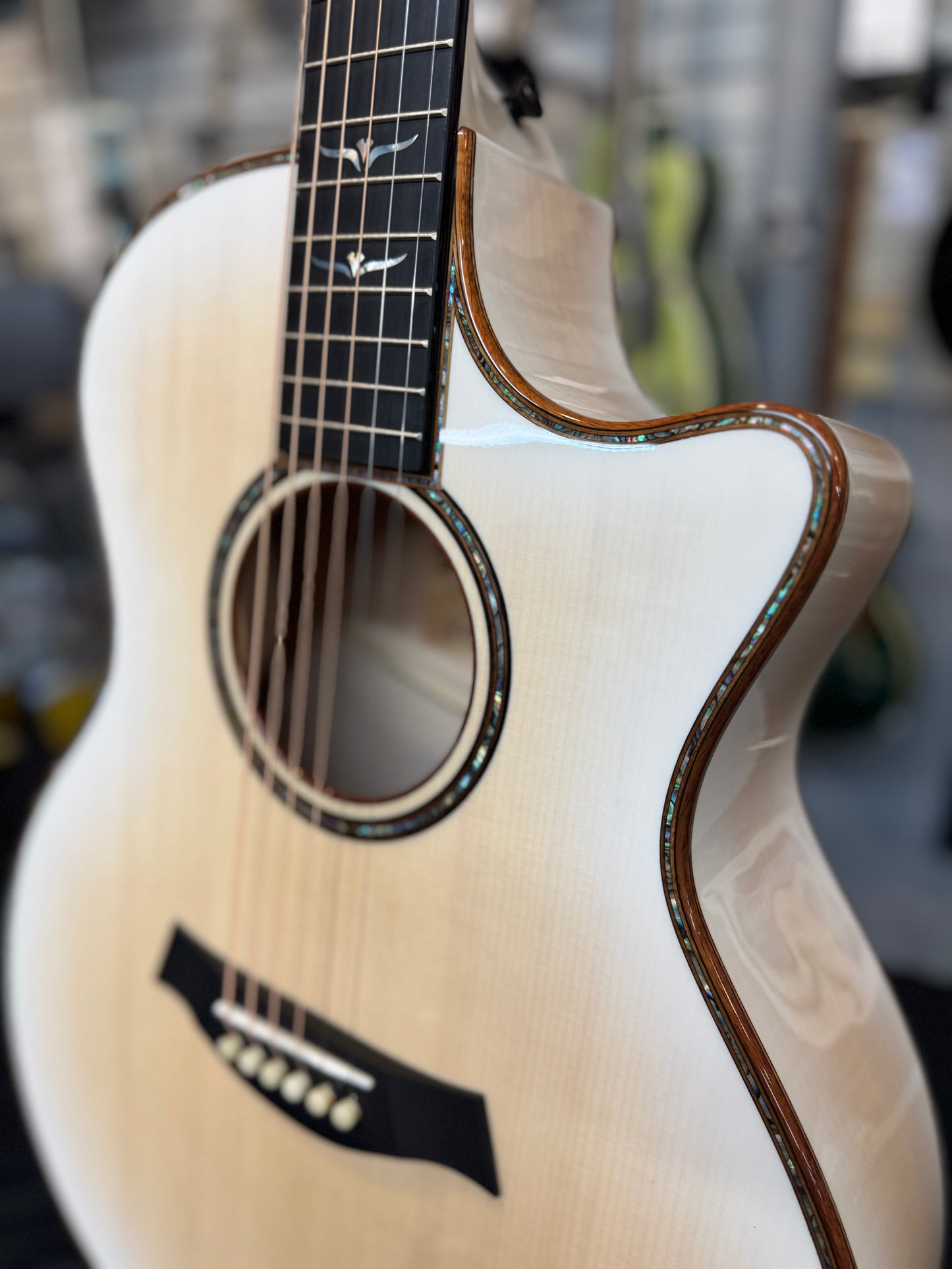 Taylor Custom #22: Grand Auditorium, Lutz Spruce/AA Figured Big Leaf Maple