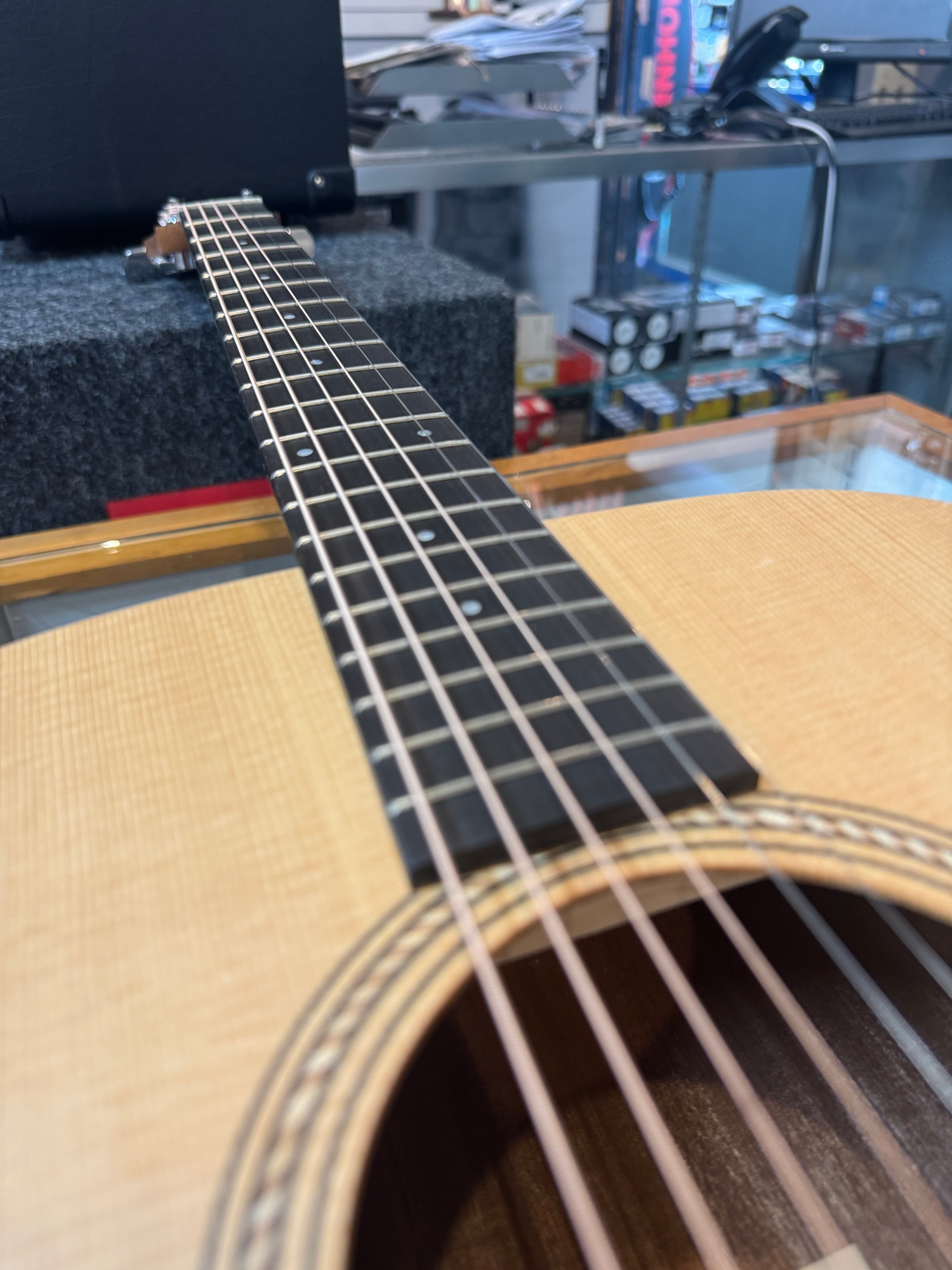 Taylor A10 Academy Series, Dreadnaught Acoustic, Natural