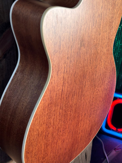 Open Box minor scratches - PRS SE A20E Angelus, Black Gloss Top, Mahogany Acoustic