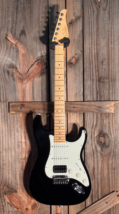 Suhr Classic S, Black, Maple FB, HSS
