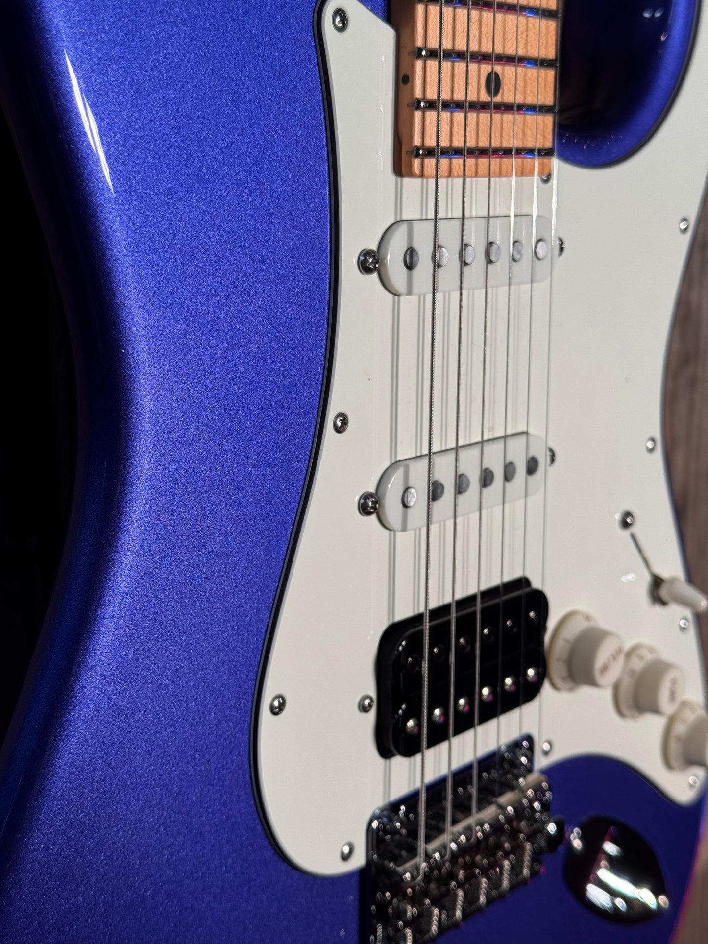 Suhr Classic S, Indigo Metallic, Maple Fretboard