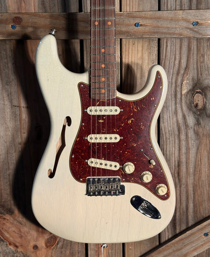 Fender Postmodern Stratocaster Journeyman Relic with Closet Classic Hardware, Aged White Blonde - Rosewood