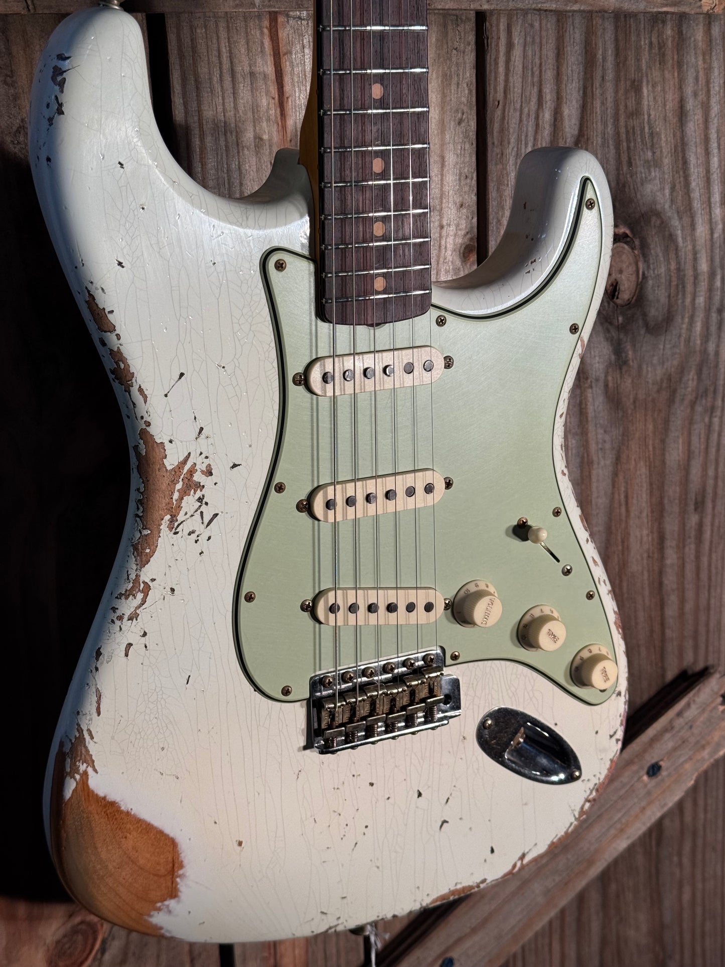 Fender Limited Edition 1964 L-Series Stratocaster Heavy Relic, Aged Olympic White