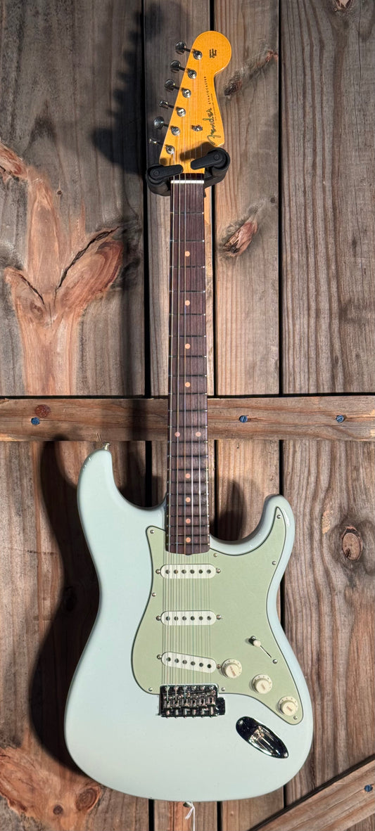 Fender Vintage Custom '59 Stratocaster, Sonic Blue