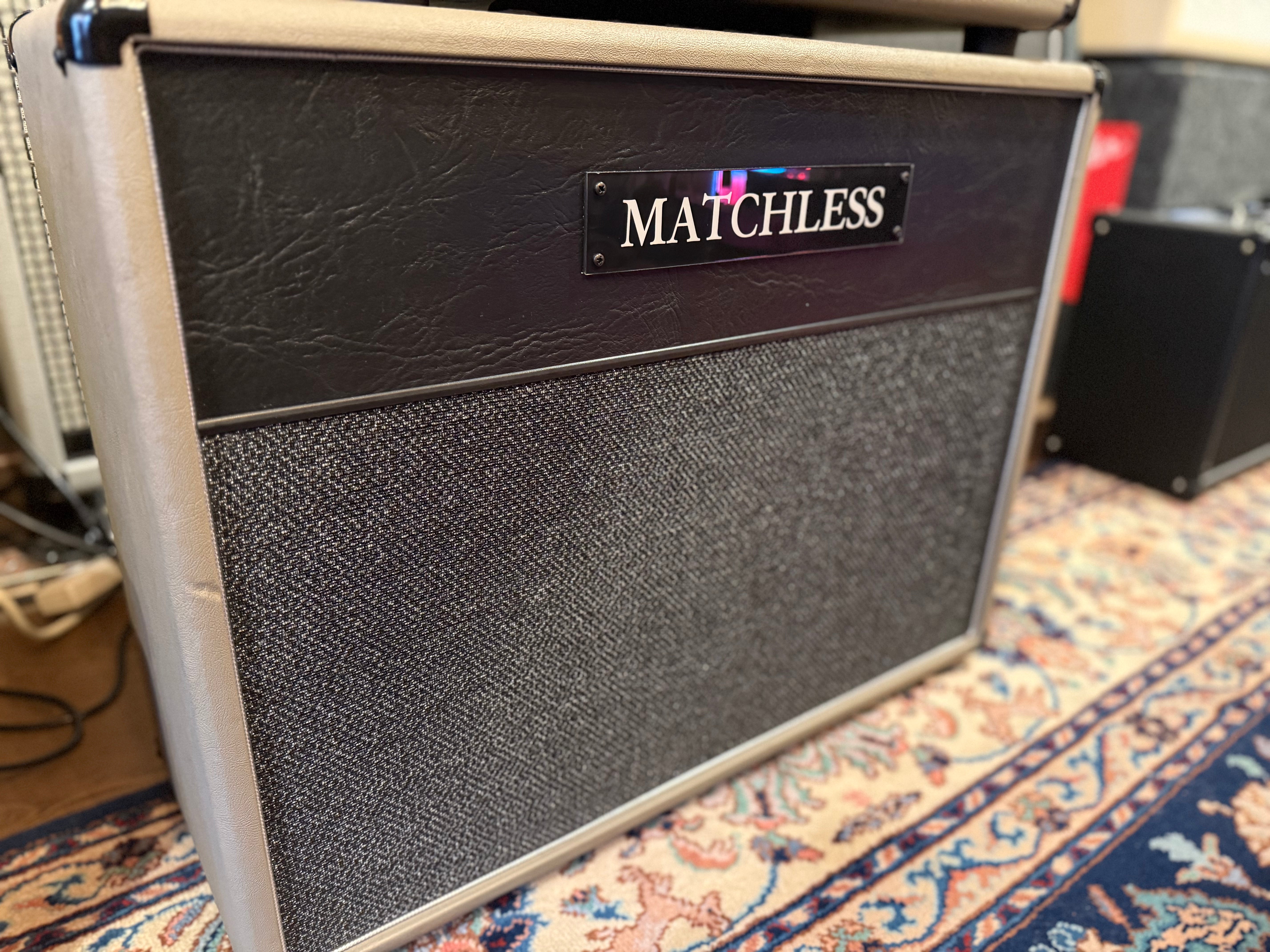 Matchless 2x12 Speaker Cabinet, Cappucino / black