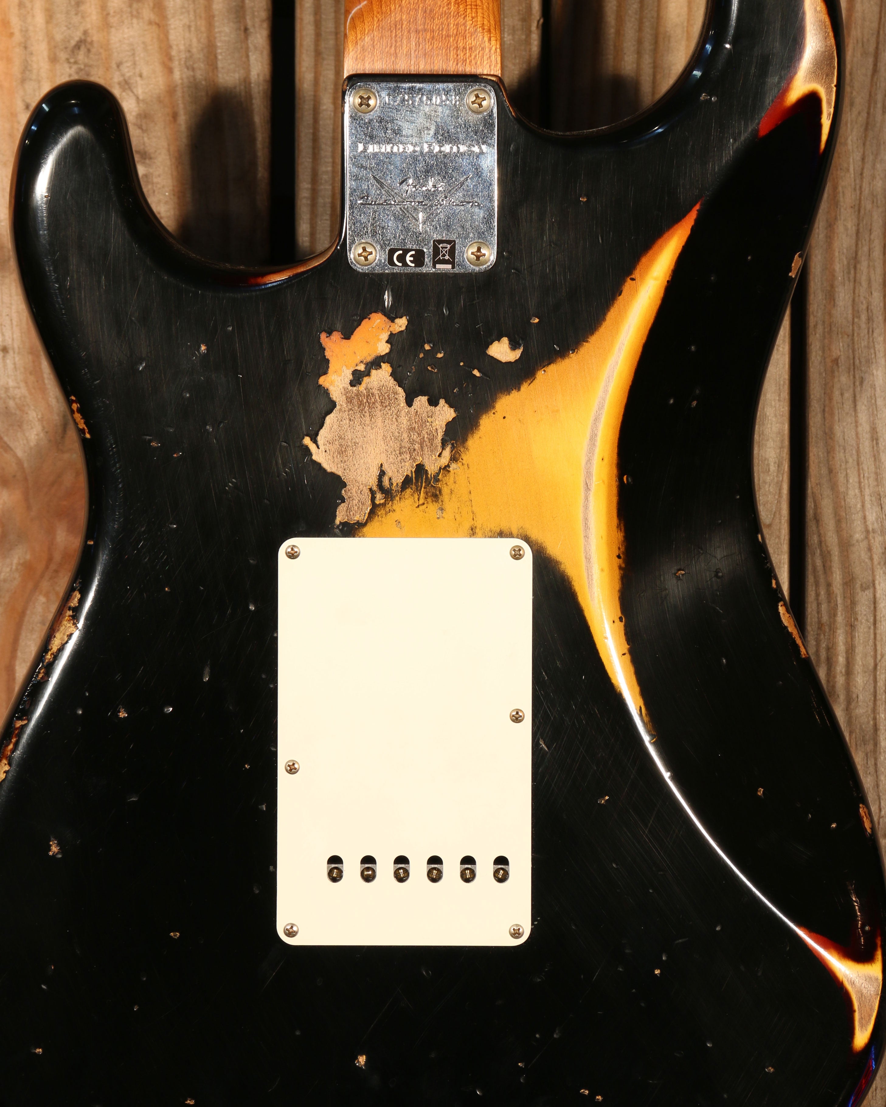 Fender Custom Shop LTD 1961 Stratocaster Heavy Relic – Aged Black over 3-Color Sunburst