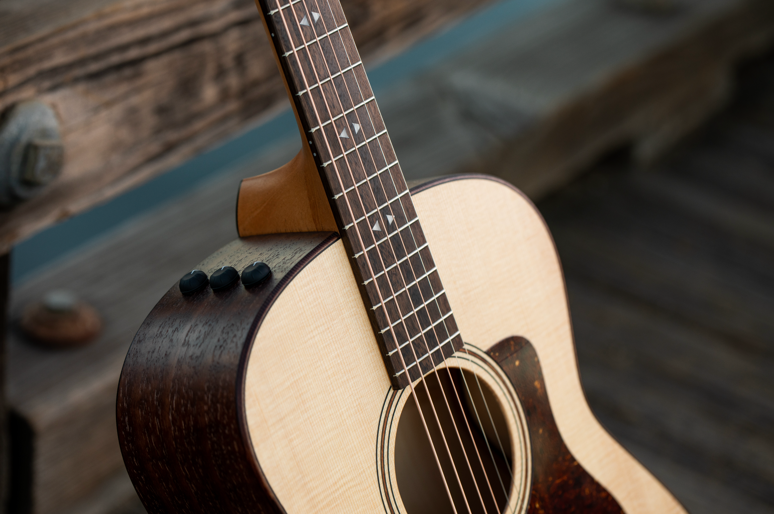 Taylor GTe Grand Theater Urban Ash w/ ES2