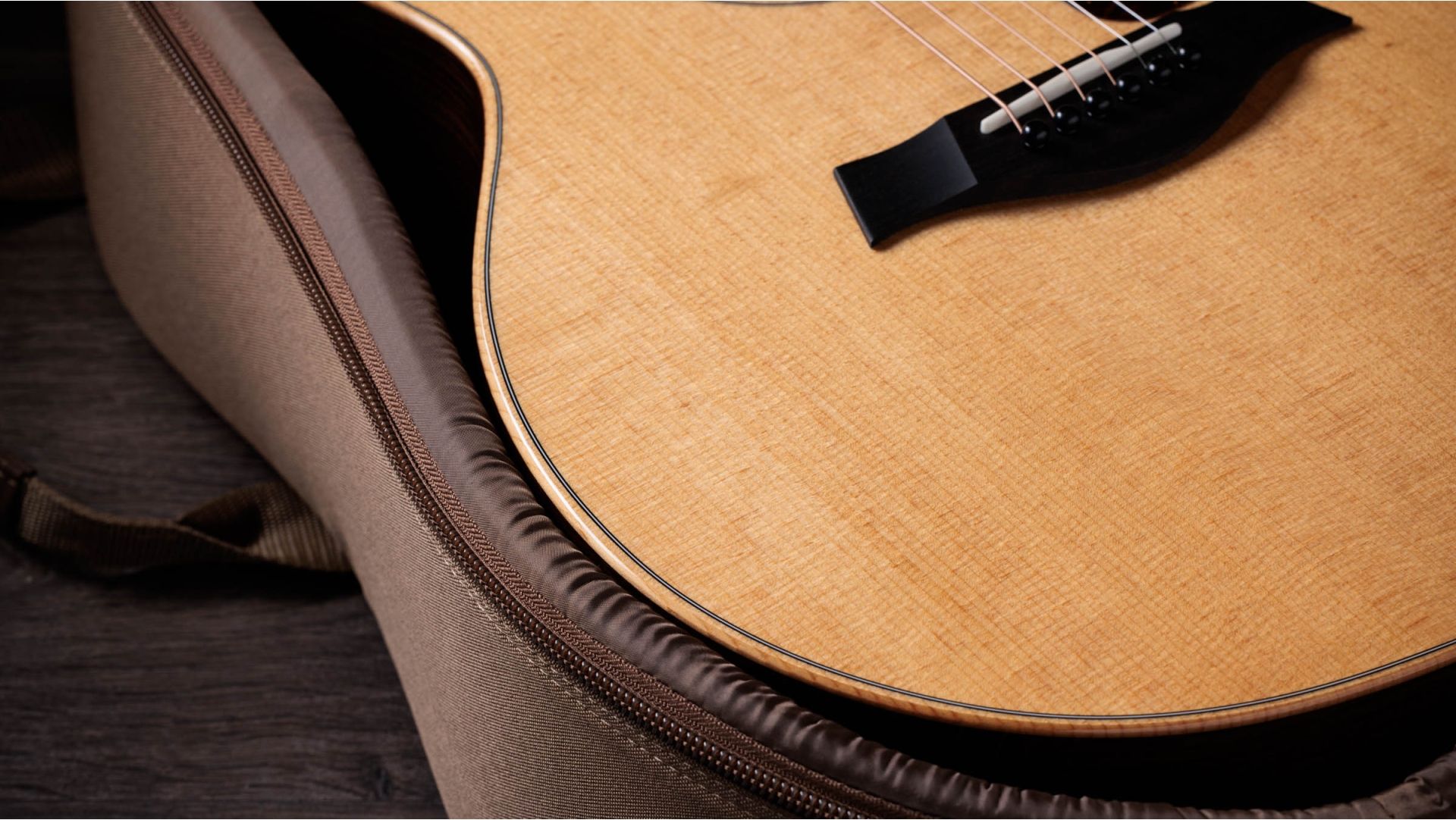 Taylor 314ce Studio Natural Acoustic-Electric Guitar